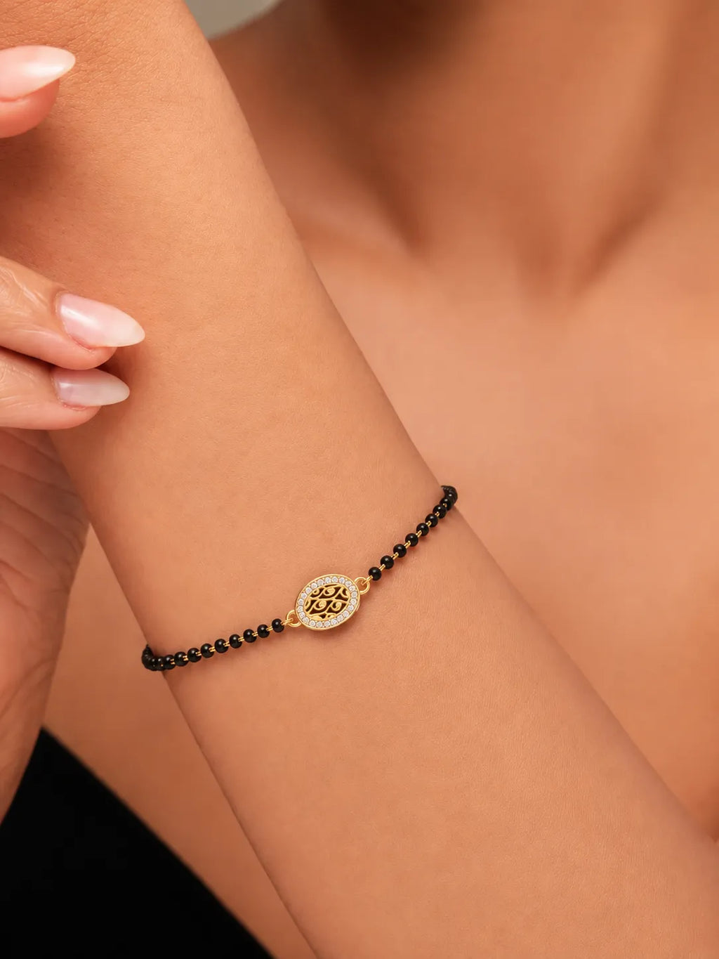 Avni Hand Mangalsutra