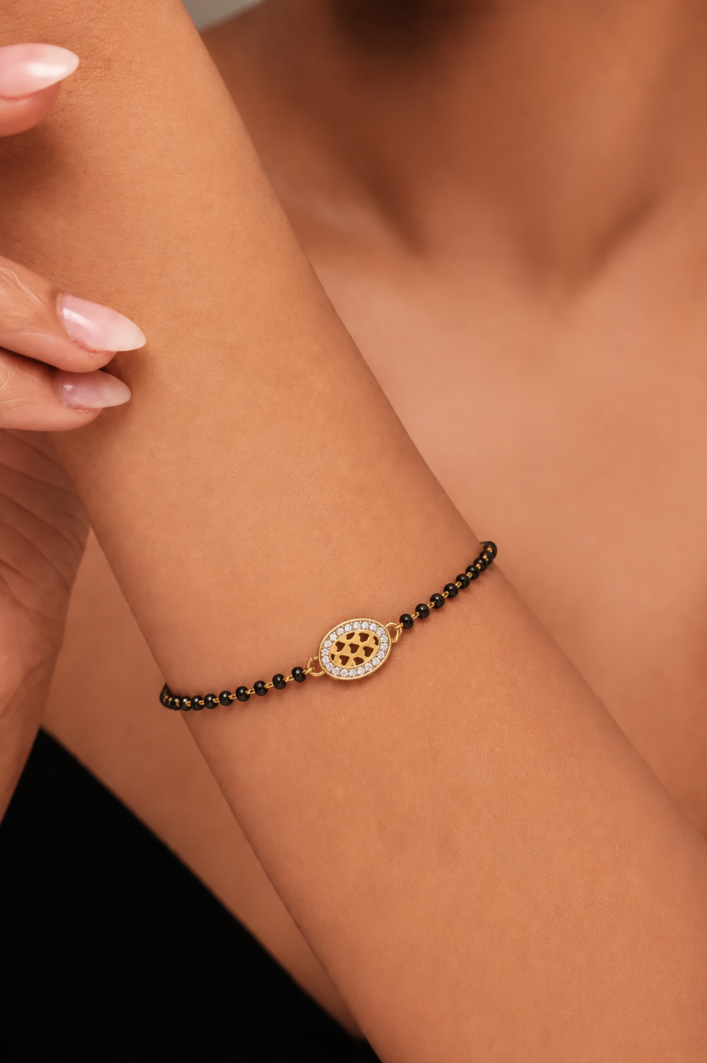 Aarna Hand Mangalsutra